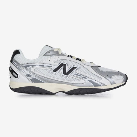NEW BALANCE 204 BLANC/NOIR DAMES