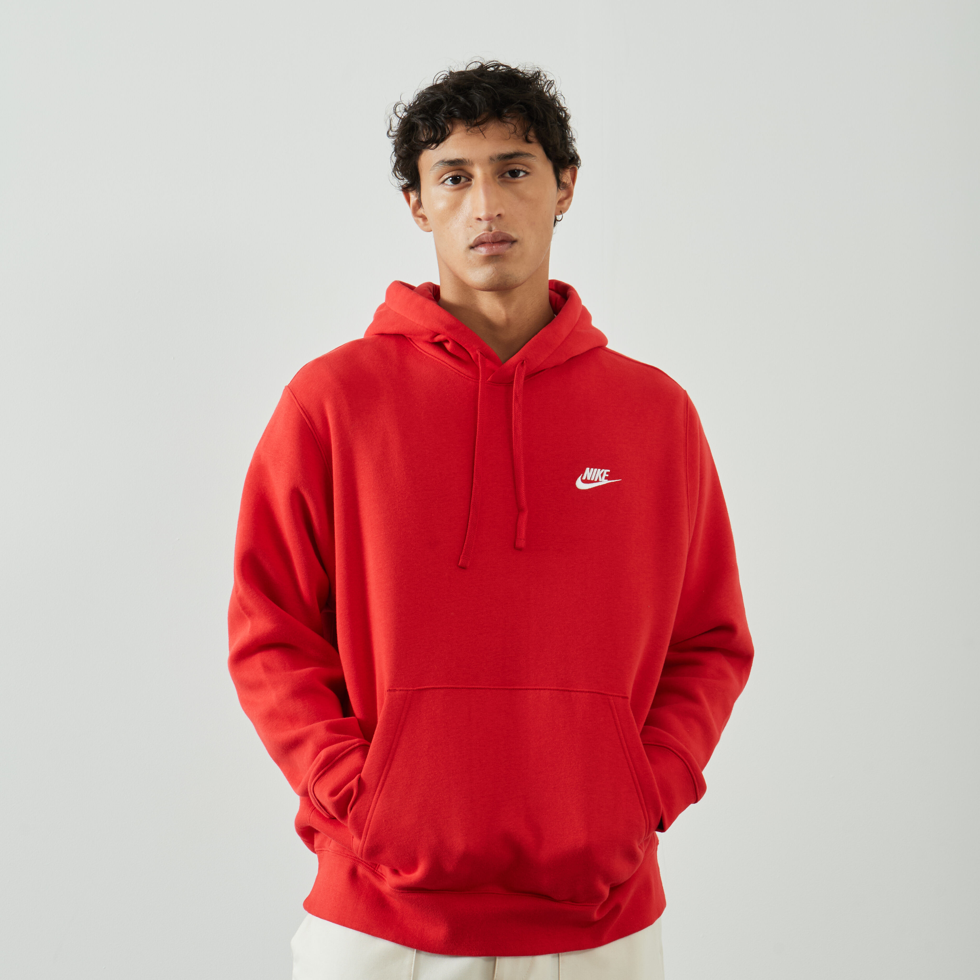 NIKE HOODIE CLUB SMALL LOGO ROUGE SWEAT HOMME Courir.be