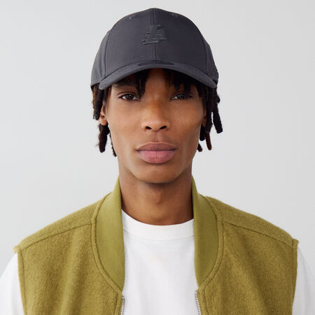 NEW ERA 9FORTY LAKERS PIN GRIS HOMME