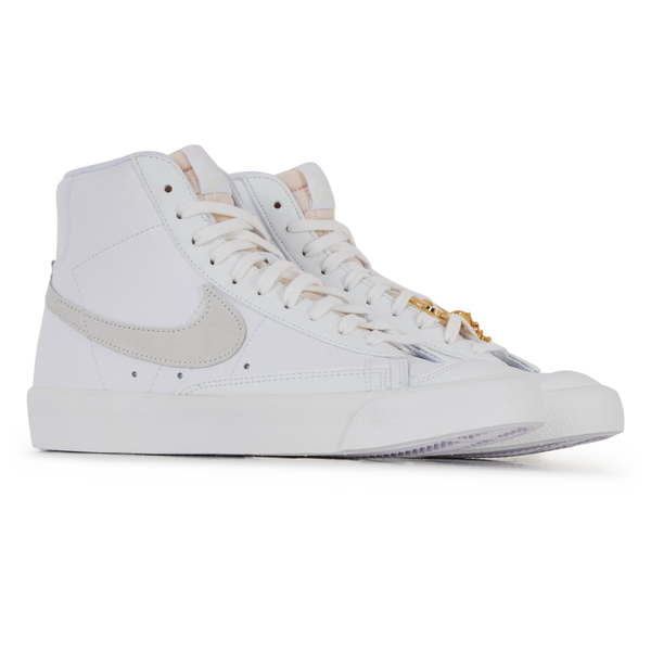 NIKE BLAZER MID 77 BLING WIT BEIGE SNEAKERS DAMES Courir.be