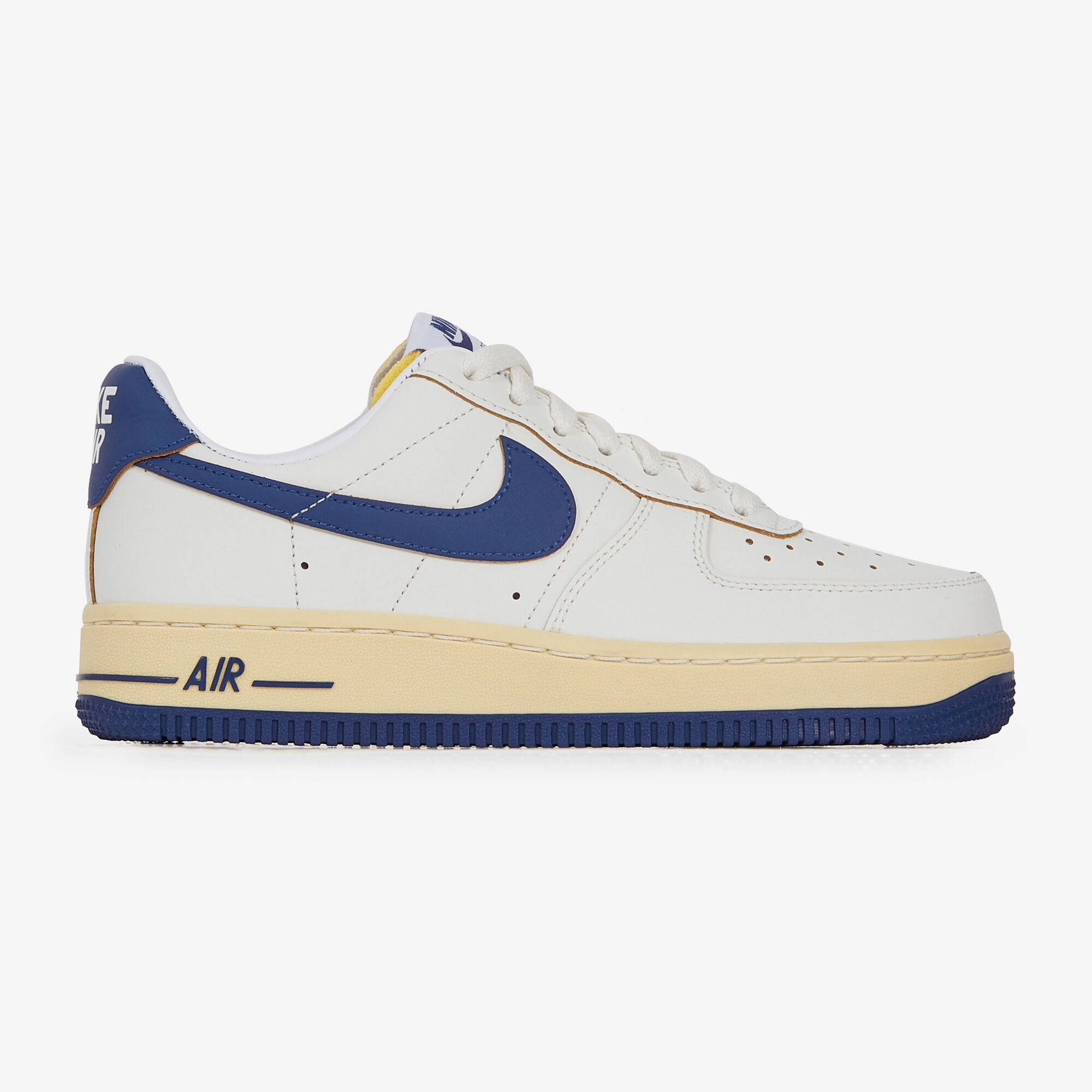 NIKE AIR FORCE 1 LOW BEIGE MARINEBLAUW SNEAKERS DAMES Courir.be