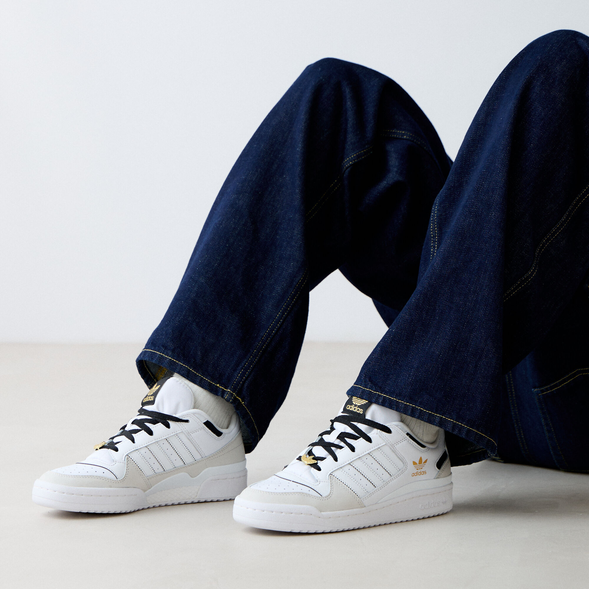ADIDAS ORIGINALS FORUM LOW CL PARIS BLANC NOIR SNEAKERS HOMME Courir.be