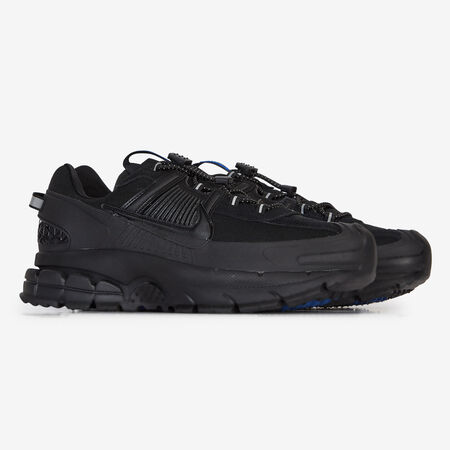 NIKE zoom vomero ZOOM VOMERO ROAM ZWART HEREN