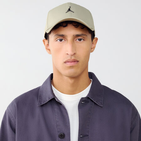 JORDAN CASQUETTE RISE METAL JUMPMAN BEIGE HEREN