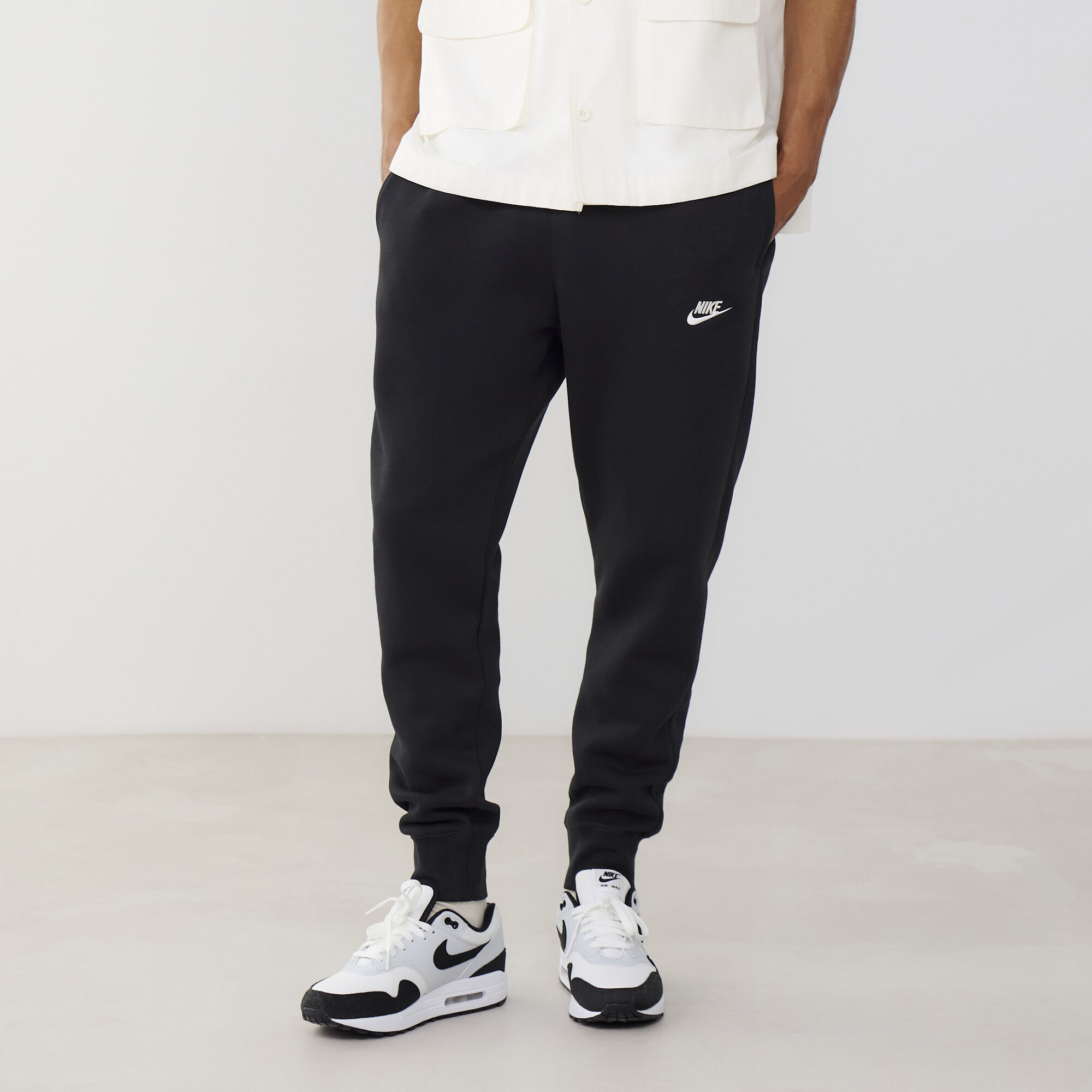 Jogging pantalon on sale nike