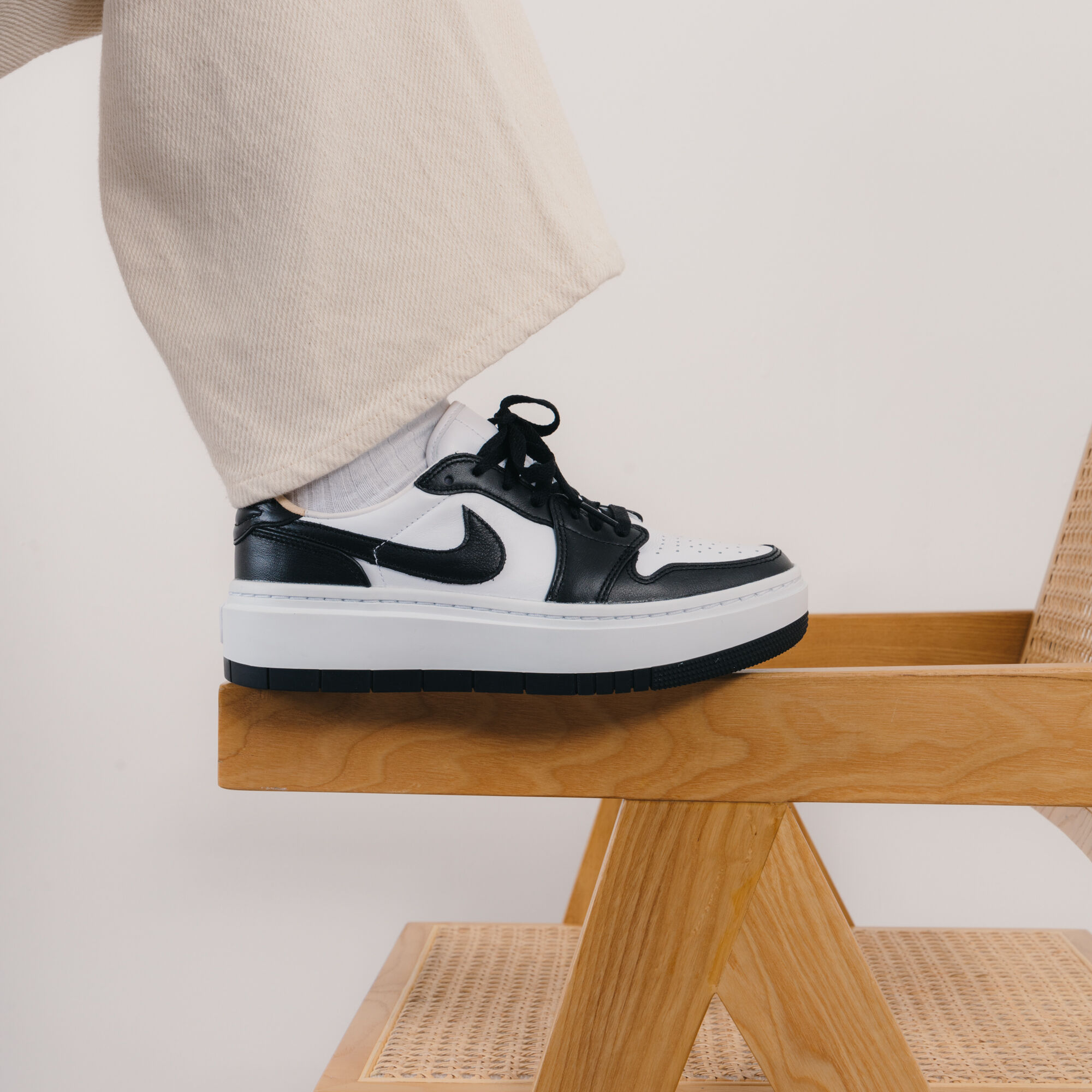 Jordan 1 low blanche cheap