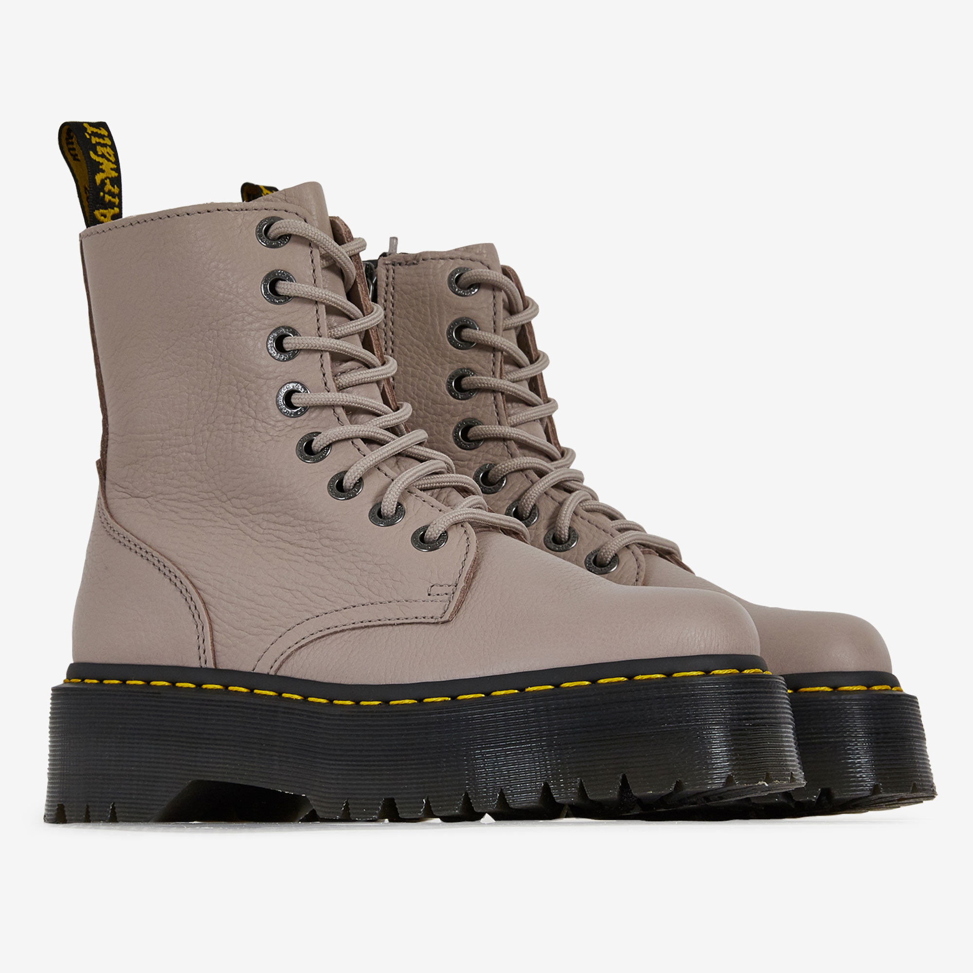 Courir cheap doc martens