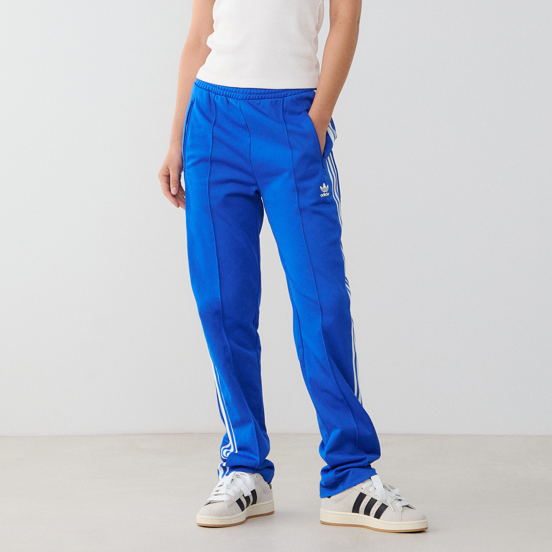 Jogging adidas bleu et blanc femme 2025