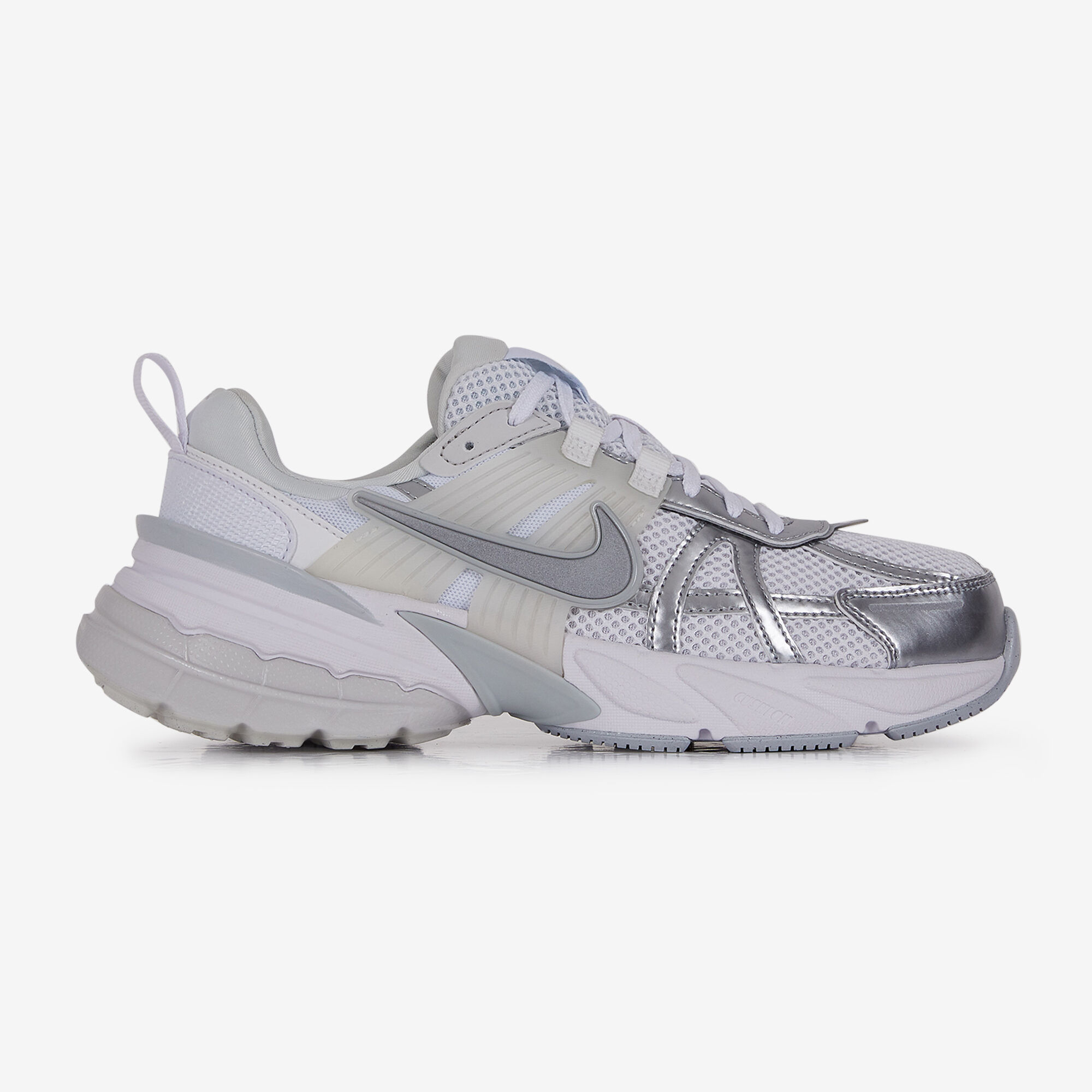 NIKE V2K RUN BLANC ARGENT SNEAKERS FEMME Courir.be
