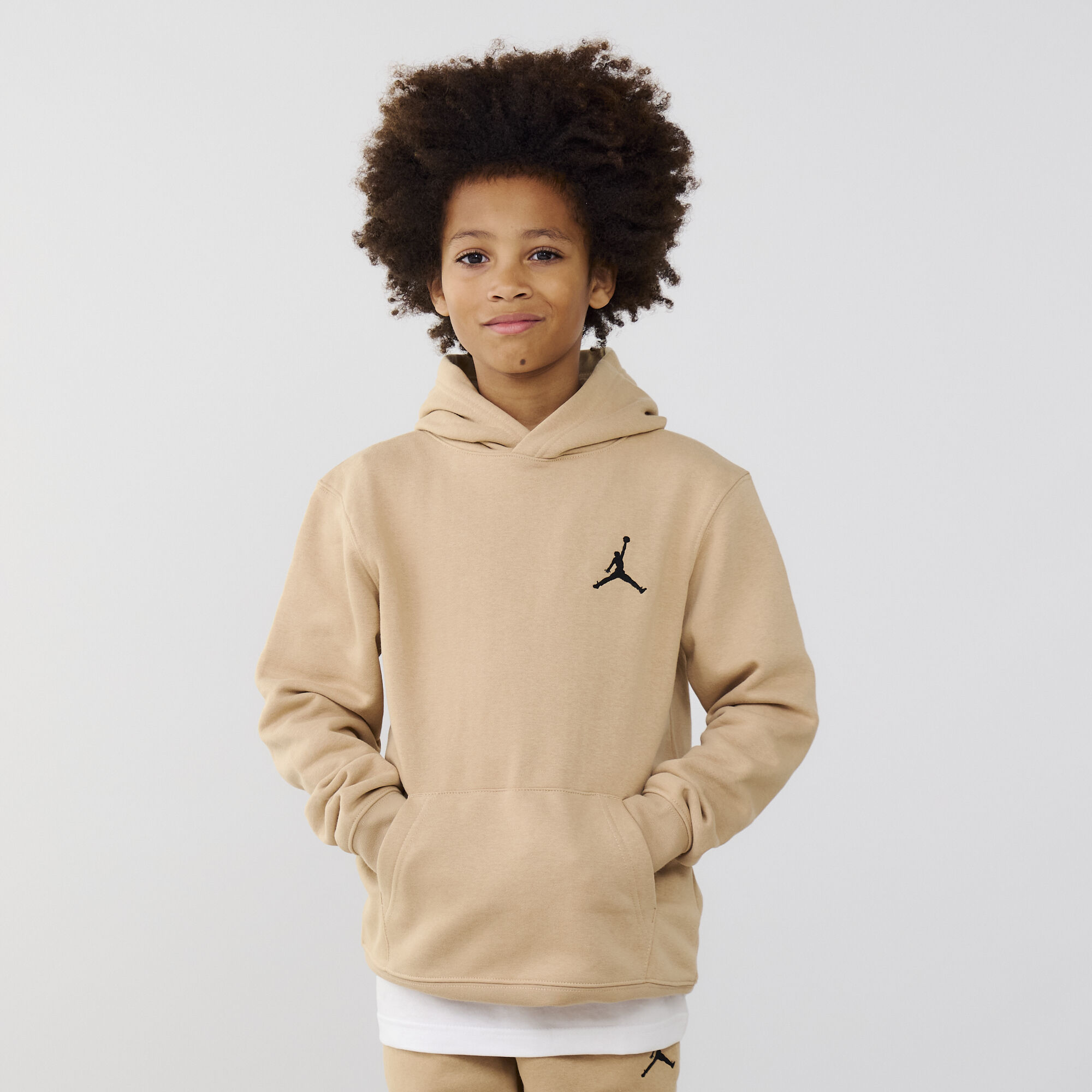 JORDAN JUMPMAN HOODIE ESSENTIAL BEIGE ZWART TRUI KINDEREN Courir.be