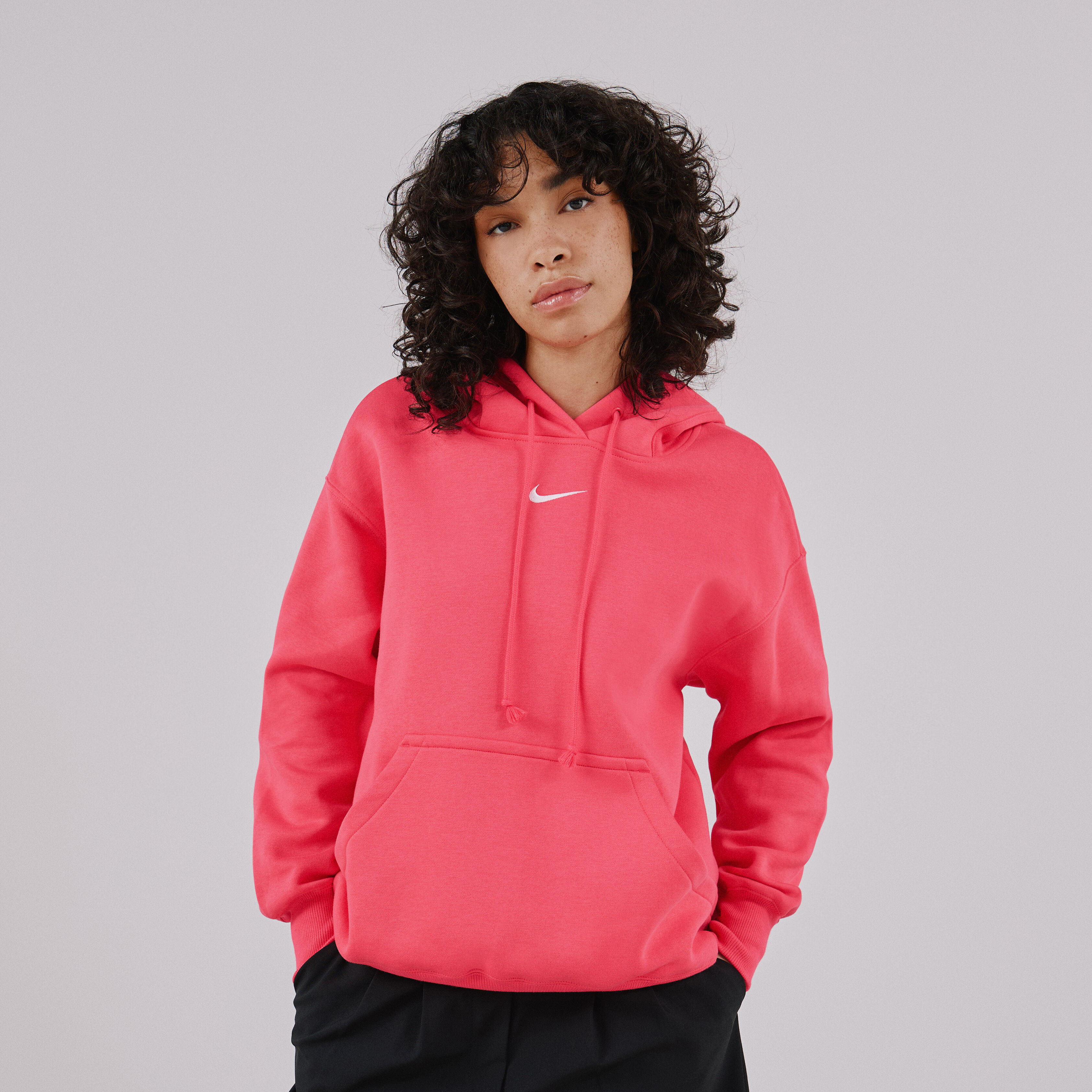 NIKE HOODIE PHOENIX LONG OVERSIZED ROSE BLANC SWEAT FEMME Courir.be