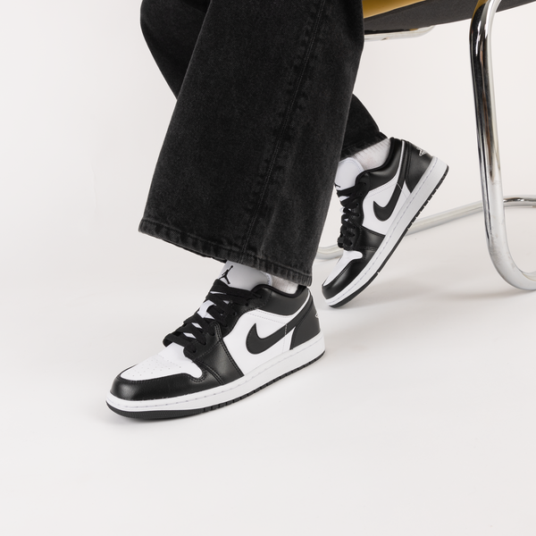 Nike air jordan panda femme hotsell