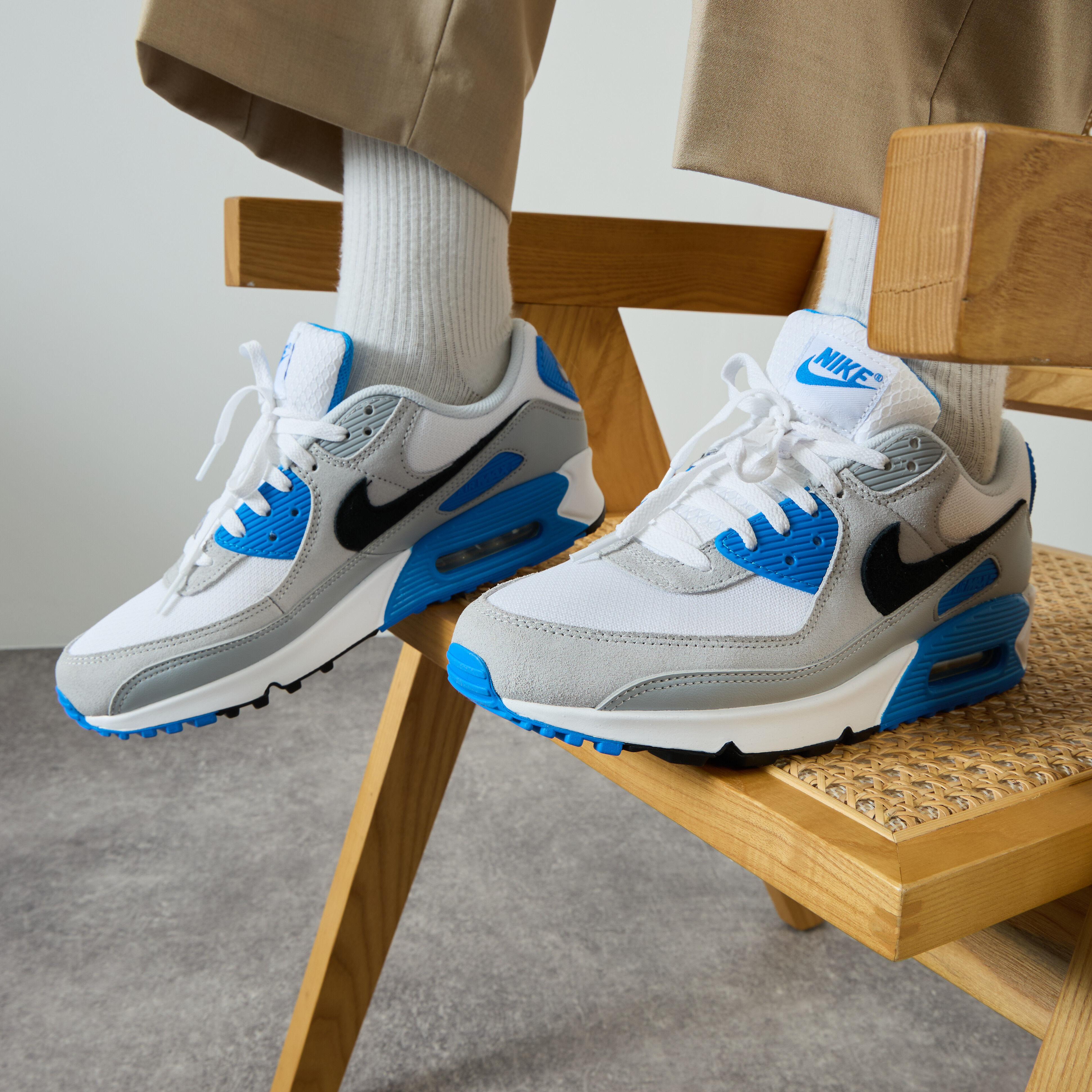 Chaussure femme nike air max 90 blanche bleu royal outlet