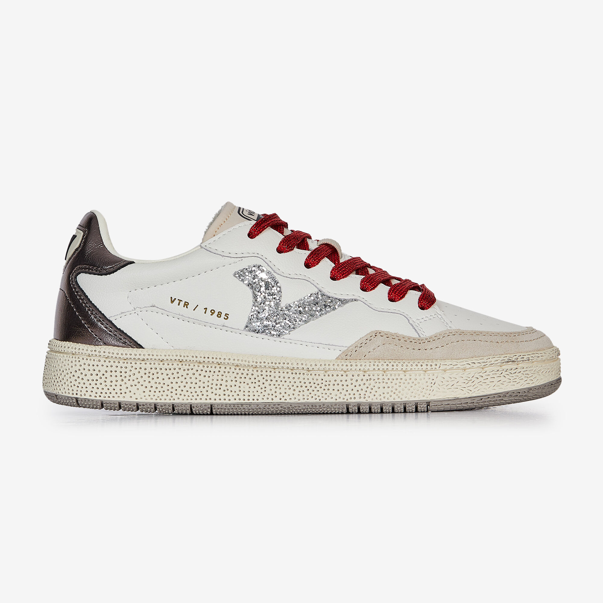 Selection Victoria Baskets vetements et accessoires Courir.be