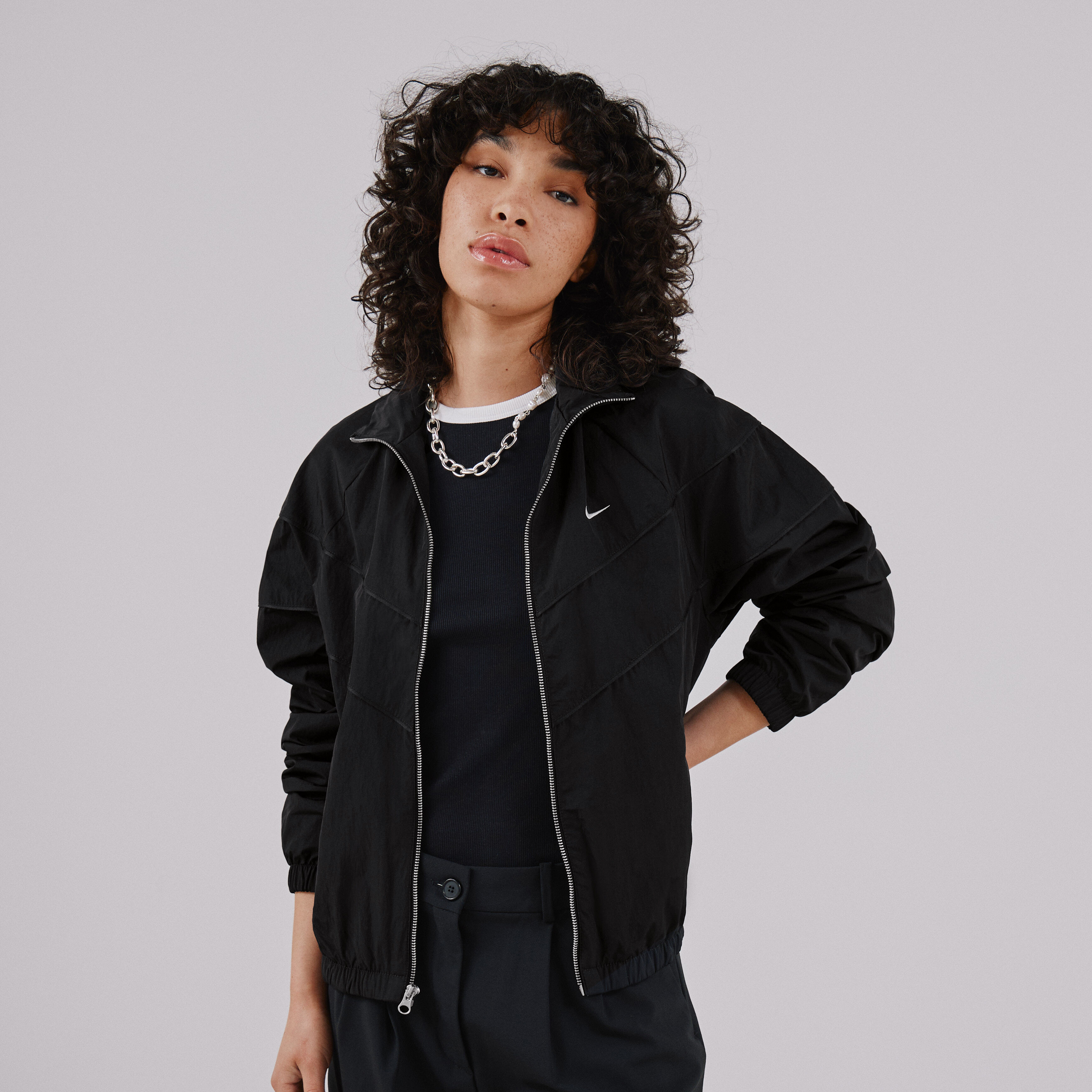 NIKE JACKET TRACKSUIT FZ NOIR BLANC BLOUSON FEMME Courir.be