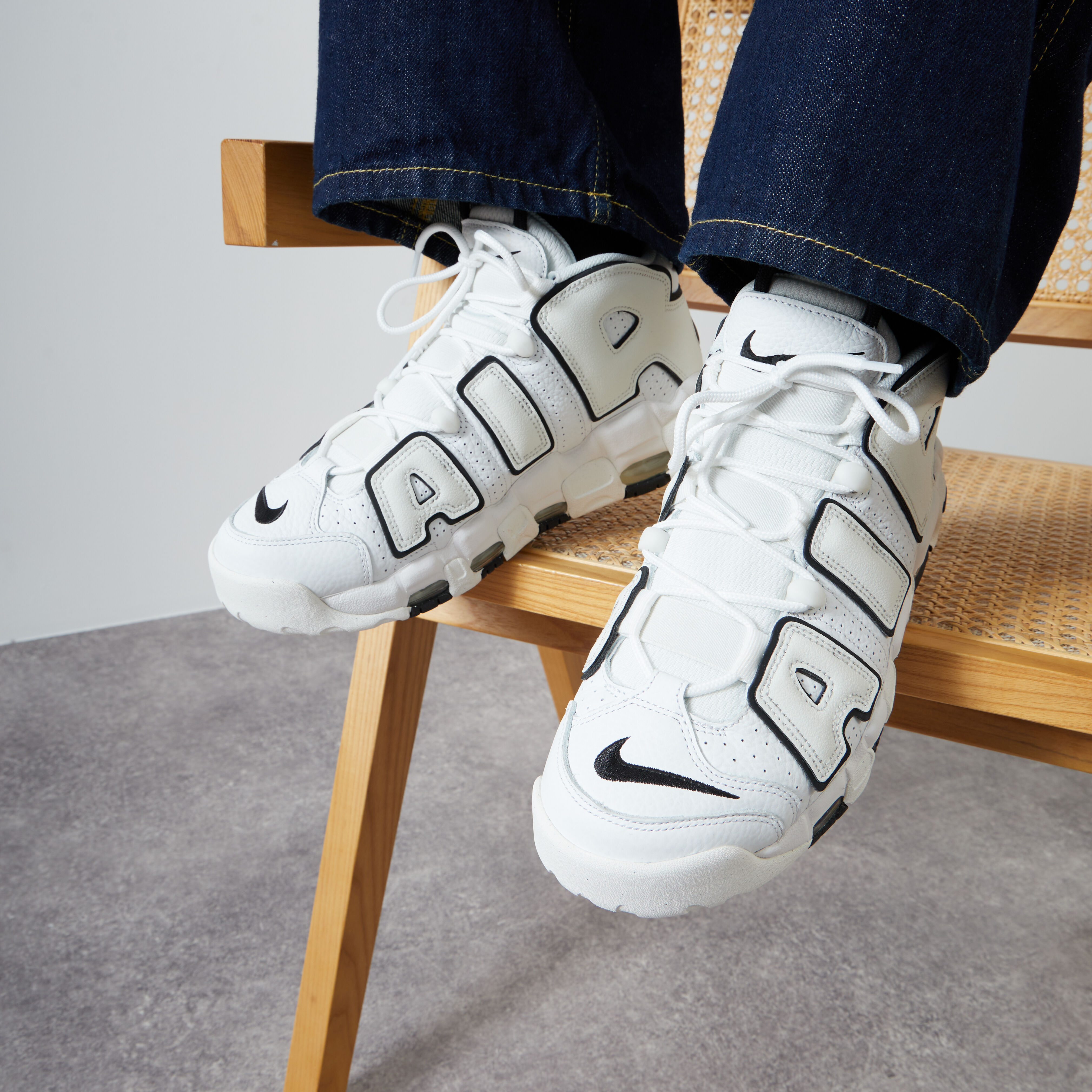 NIKE AIR MORE UPTEMPO 96 WIT ZWART SNEAKERS HEREN Courir.be