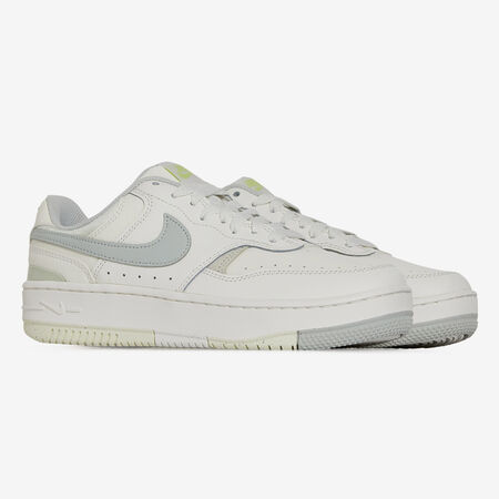 NIKE GAMMA FORCE BEIGE/GRIJS DAMES