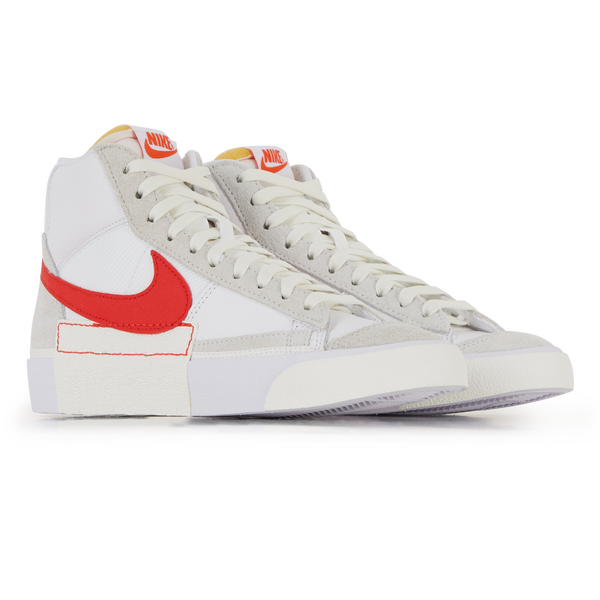 NIKE BLAZER MID 77 PRO CLUB BLANC ROUGE SNEAKERS HOMME Courir.be