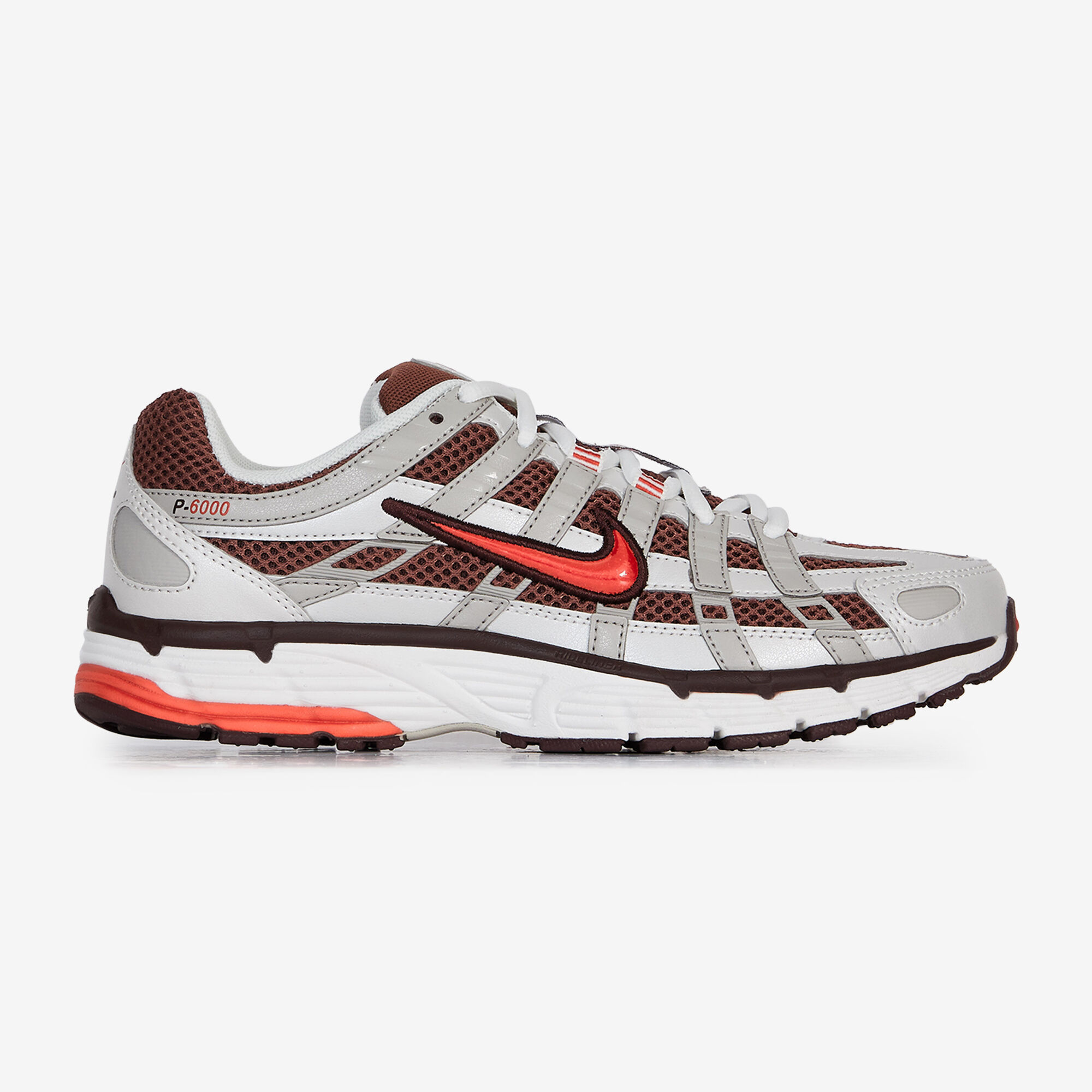 NIKE P 6000 BLANC BORDEAUX GRIS BORDEAUX SNEAKERS FEMME Courir.be