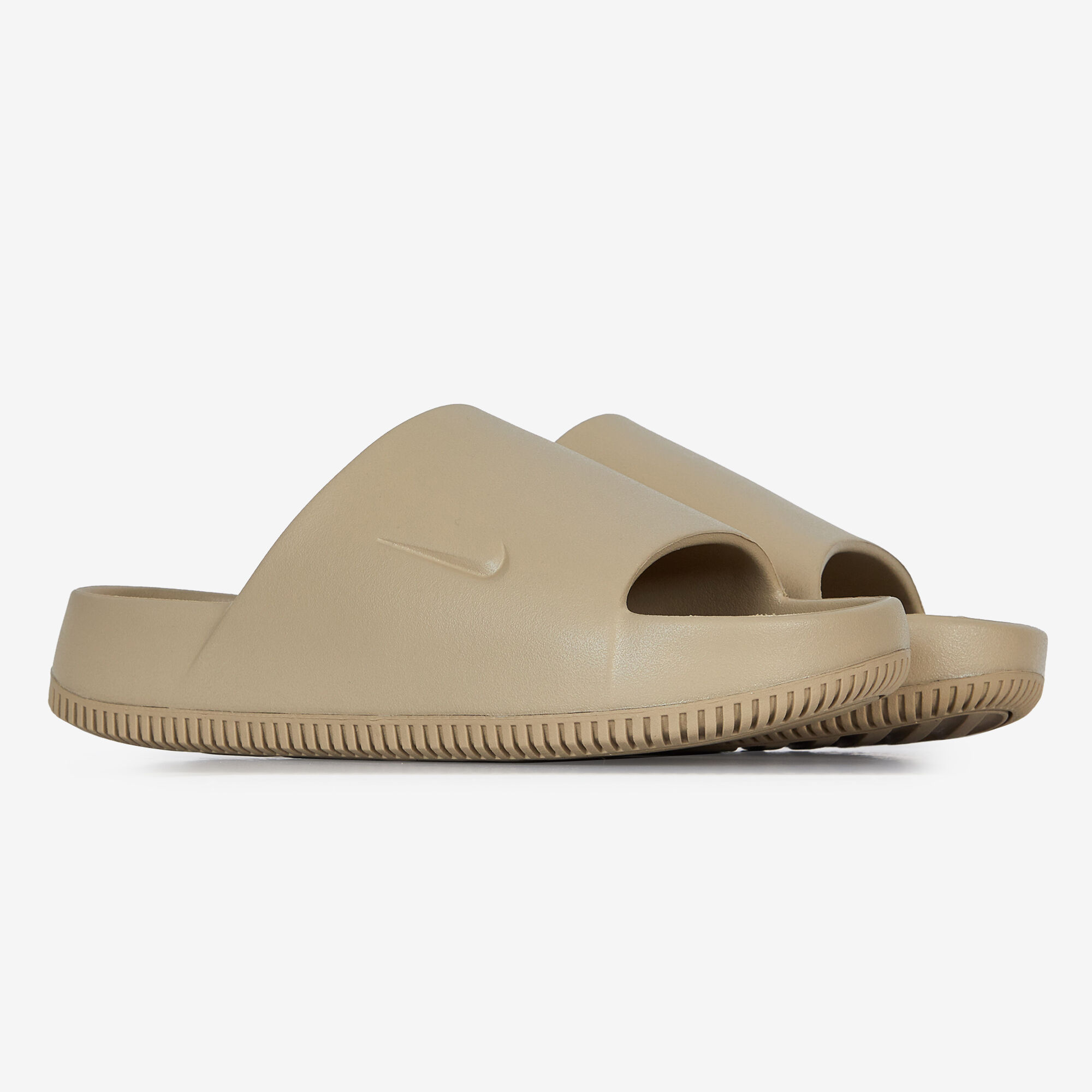 Sneakers et baskets NIKE CLAQUETTES TONGS MULES Tendances 2024 Courir.be