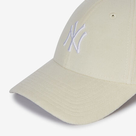 NEW ERA 9FORTY WOMEN NY SHERPA BEIGE/BLANC HOMME
