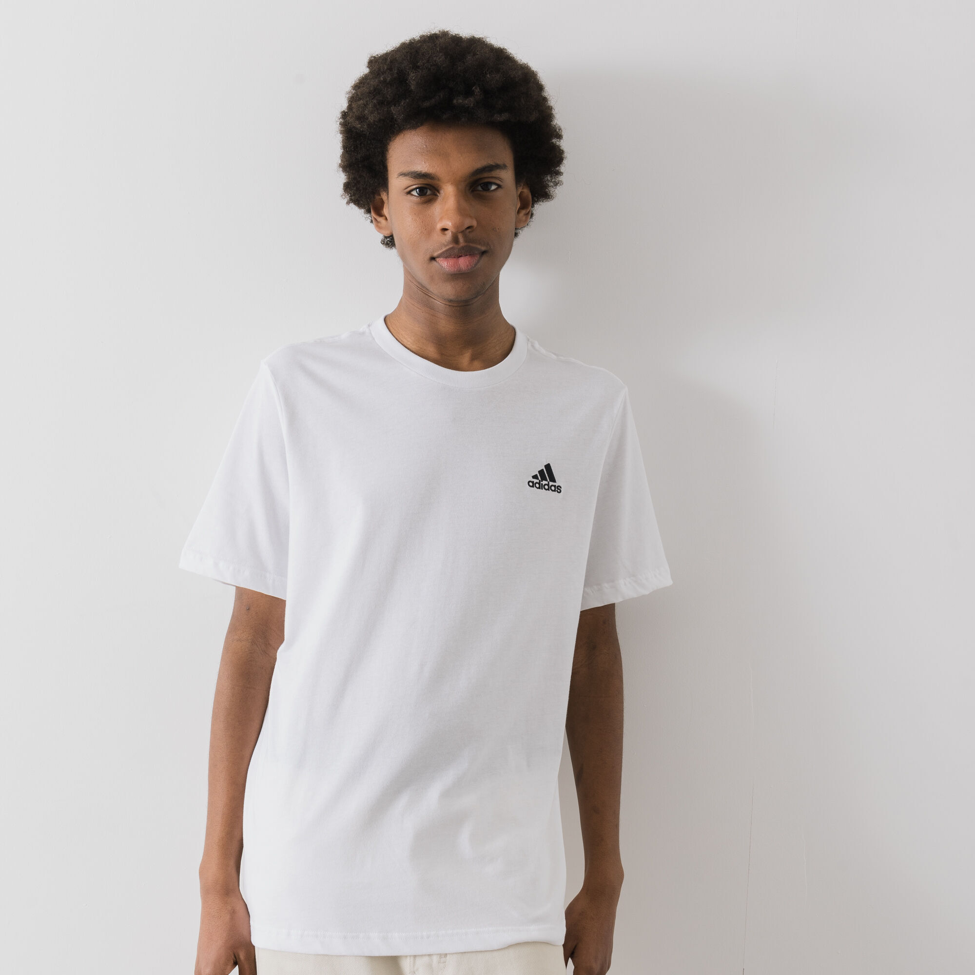 ADIDAS ORIGINALS ESSENTIAL SPORTWEAR T SHIRT WIT T SHIRT HEREN