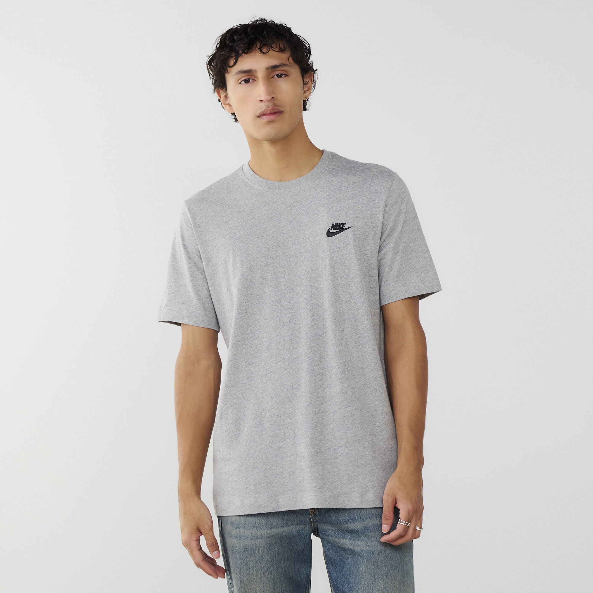 NIKE TEE SHIRT CLUB GRIJS T SHIRT HEREN Courir.be