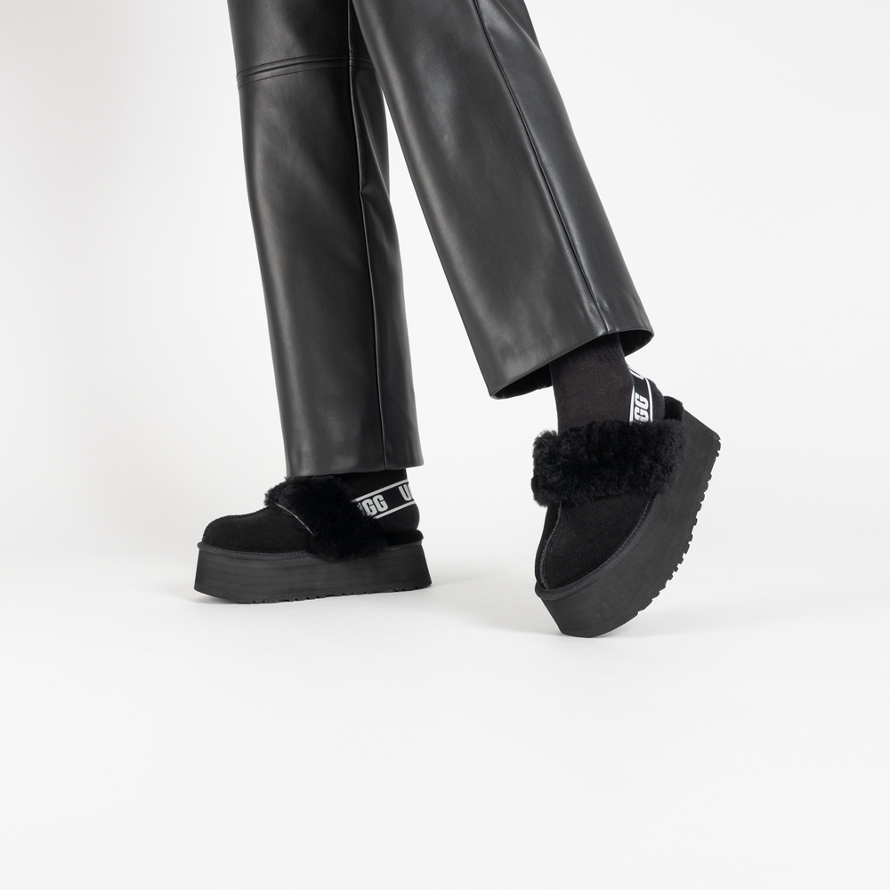 UGG FUNKETTE ZWART - SNEAKERS DAMES | Courir.be