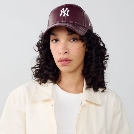 NEW ERA 9FORTY WOMEN NY TOPSTITCH PU BORDEAUX/BLANC DAMES